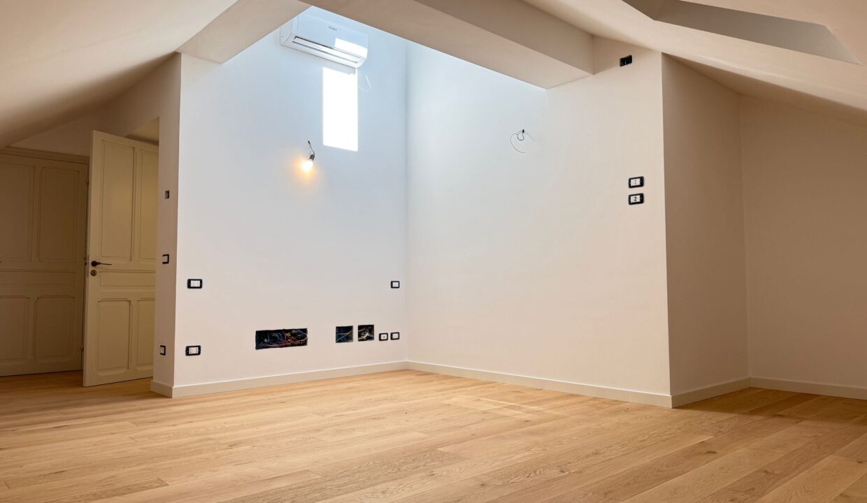 PHOTO-2025-10-10-11-45-43 93