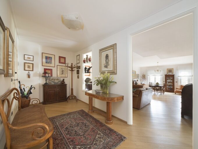 Disimpegno-appartamento-Alassio