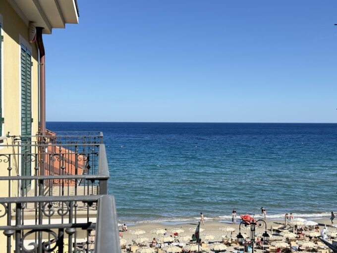 Trilocale-nuovo-Alassio-terrazzo-vista-mare